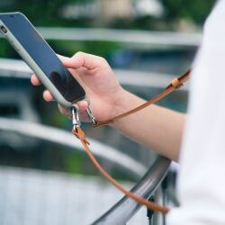 真皮手機掛繩｜皮革背帶 的另一種觀點