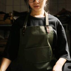 全身式工作圍裙｜軍綠織帶脖掛式 的另一種觀點